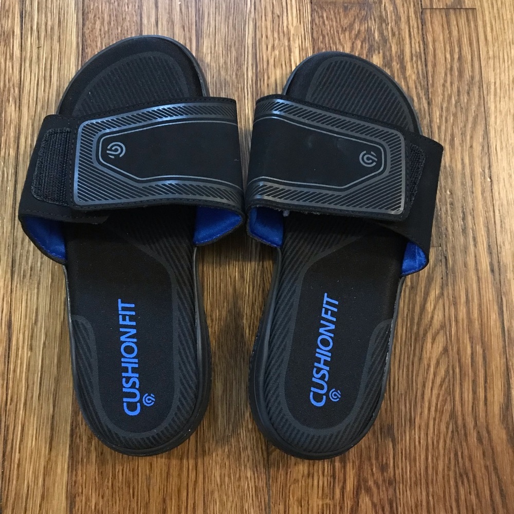 Boys Slides Size 4/5